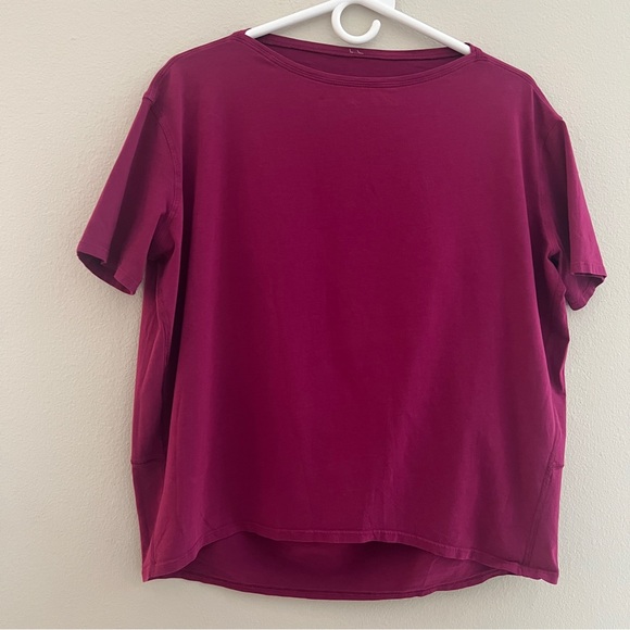 Lululemon Back in Action Short Sleeve Shirt pink magenta women’s size 8 - Picture 3 of 4